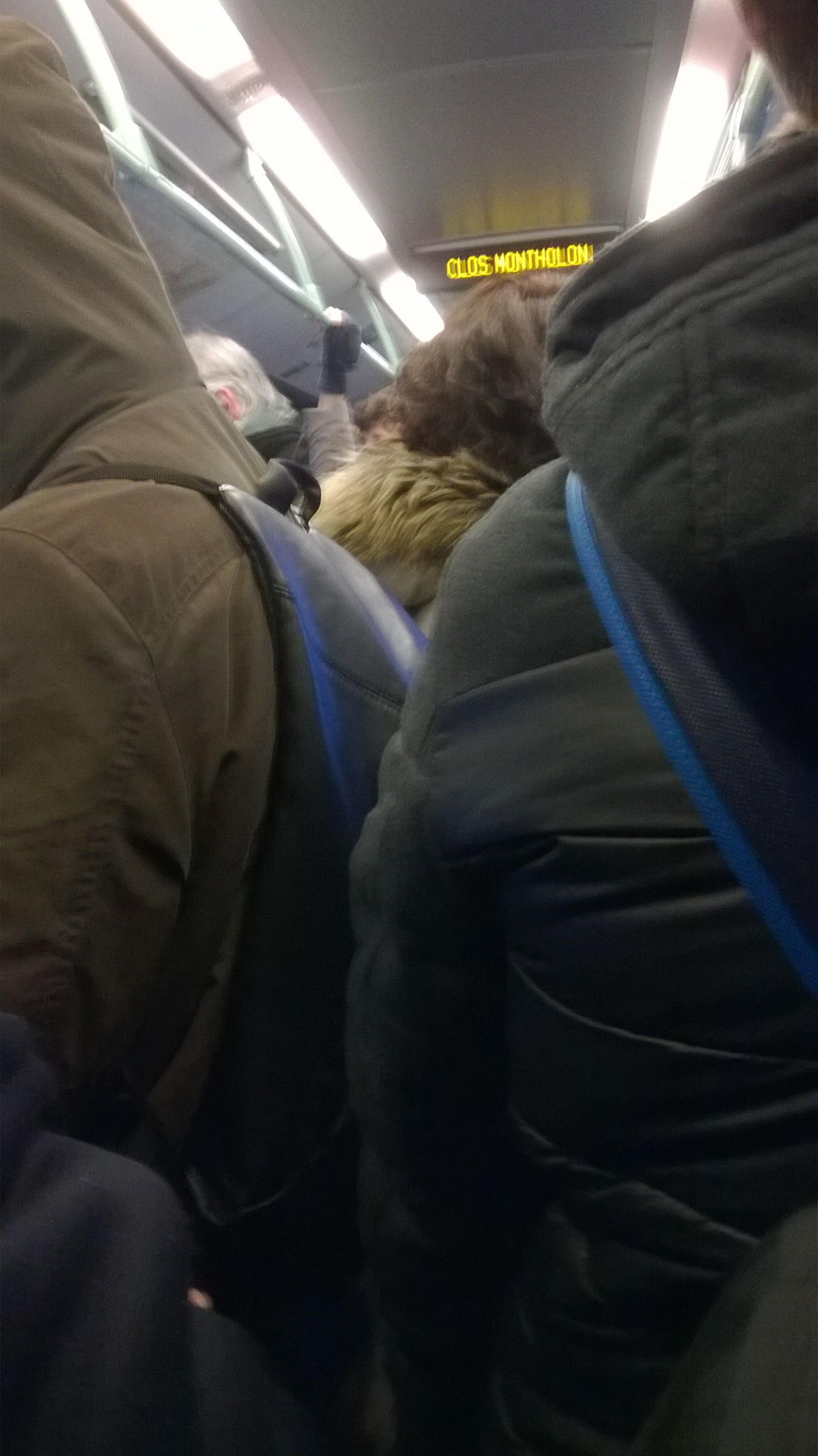 Manque de place entassement dans Paris