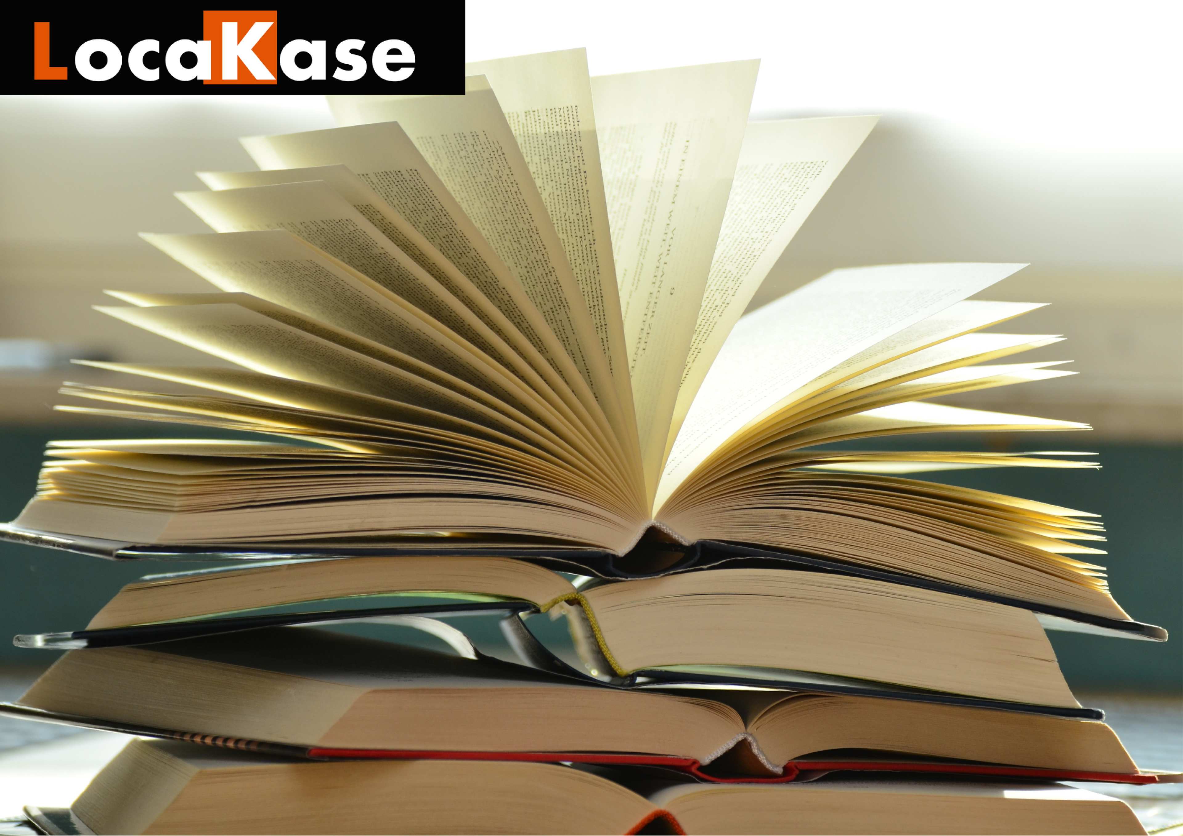 pile de livres ouverts