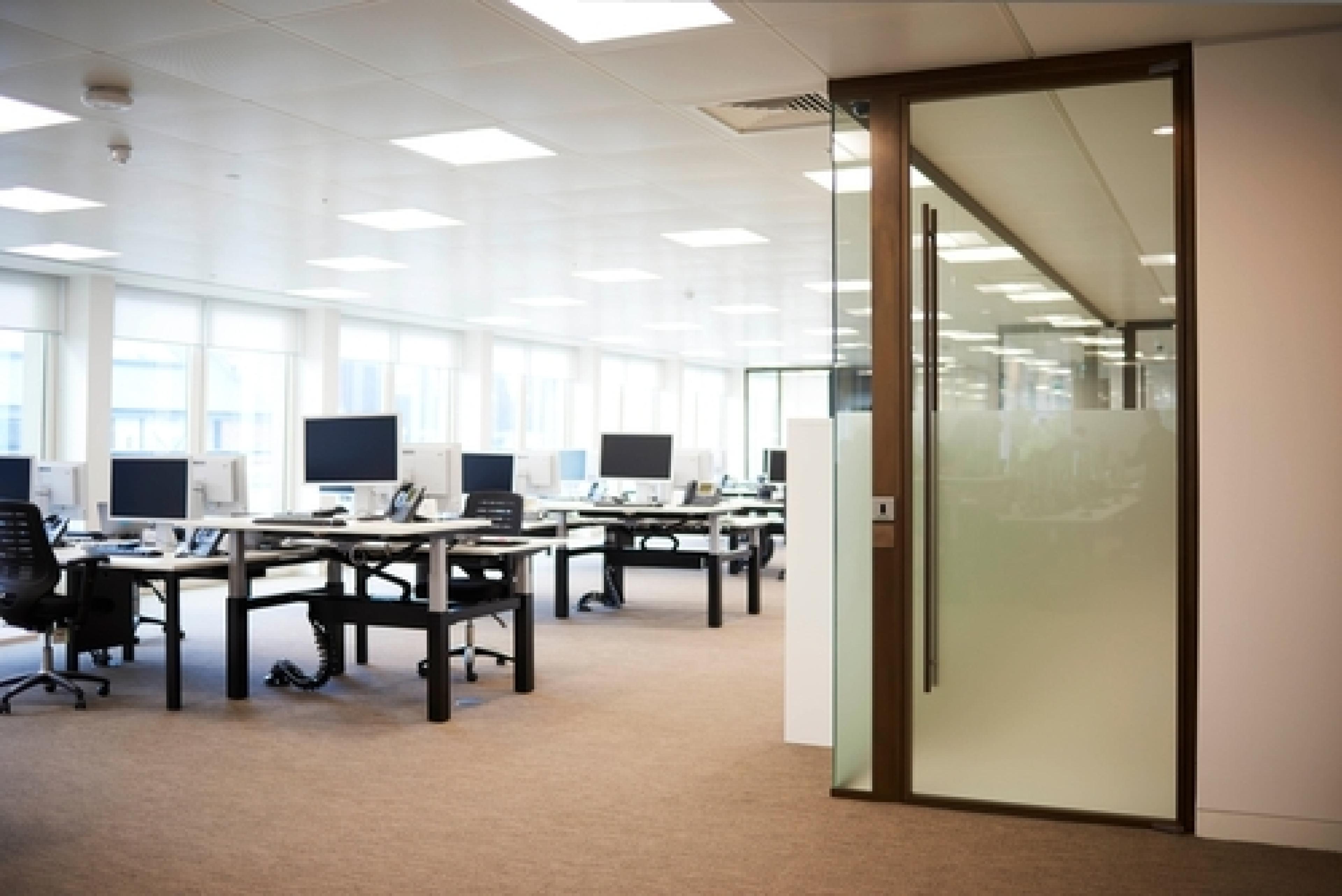 Mobilier entreprise : pourquoi louer un box ? Locakase